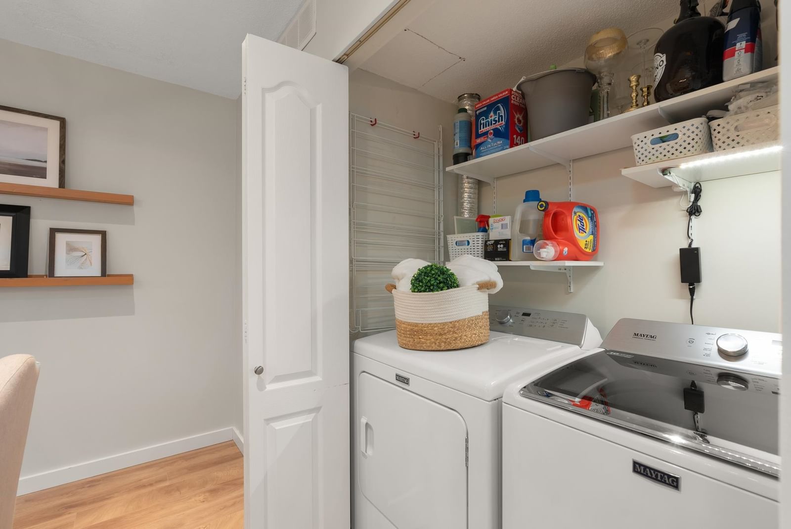 Listing Image 9