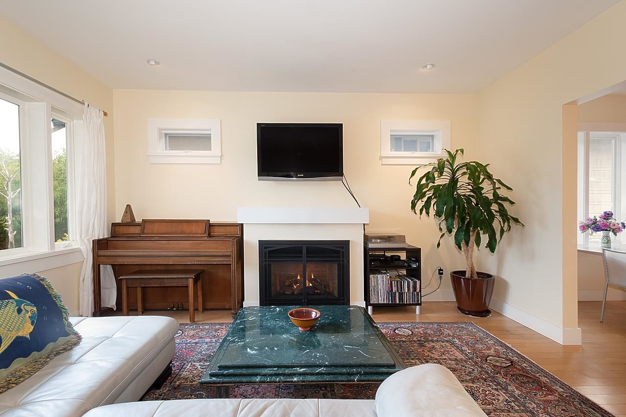 Listing Image 11