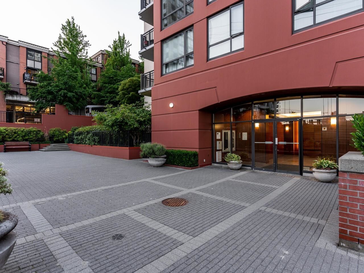 Listing Image 19