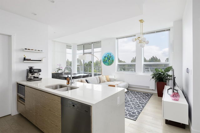 502 - 6733 Cambie Street