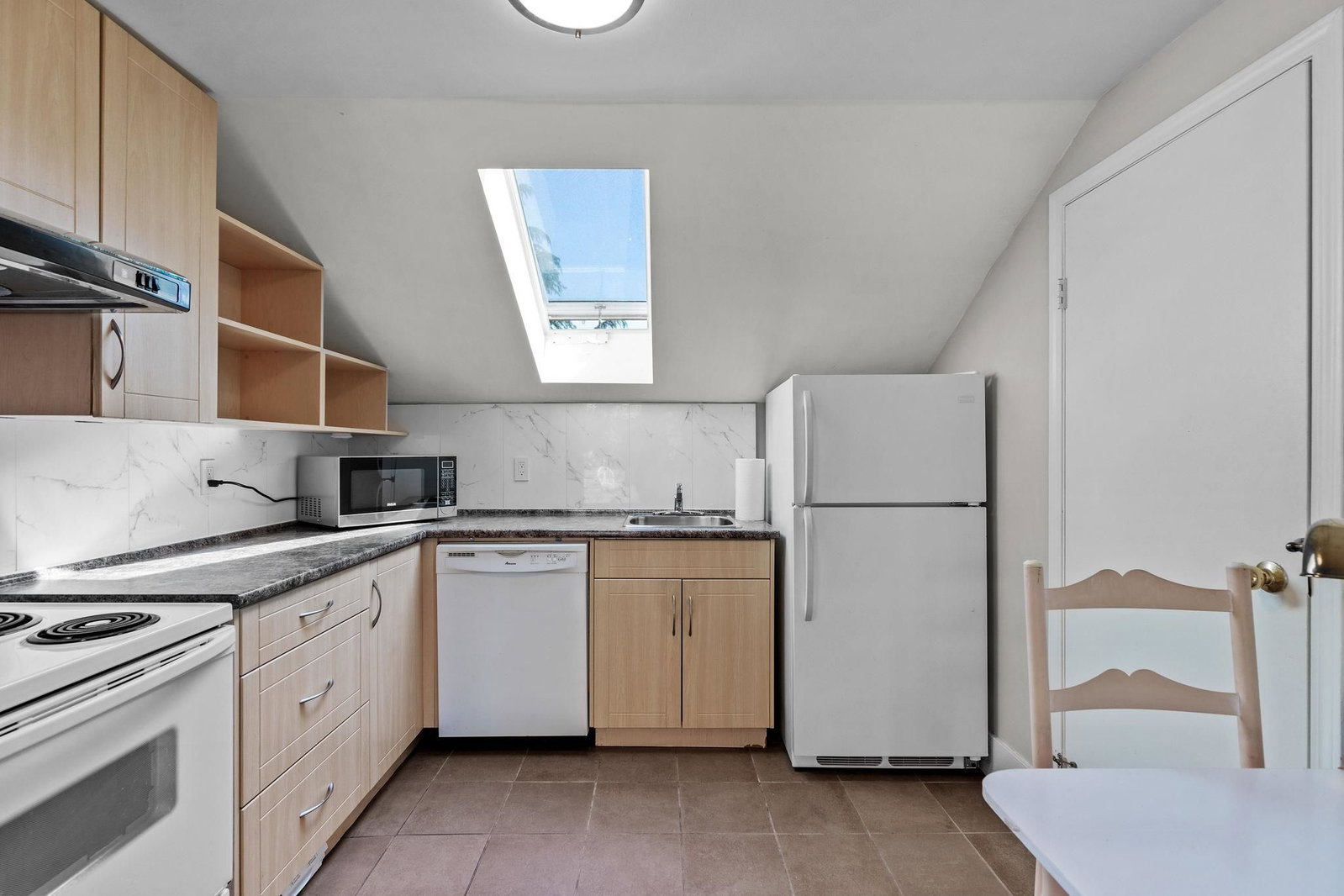 Listing Image 22