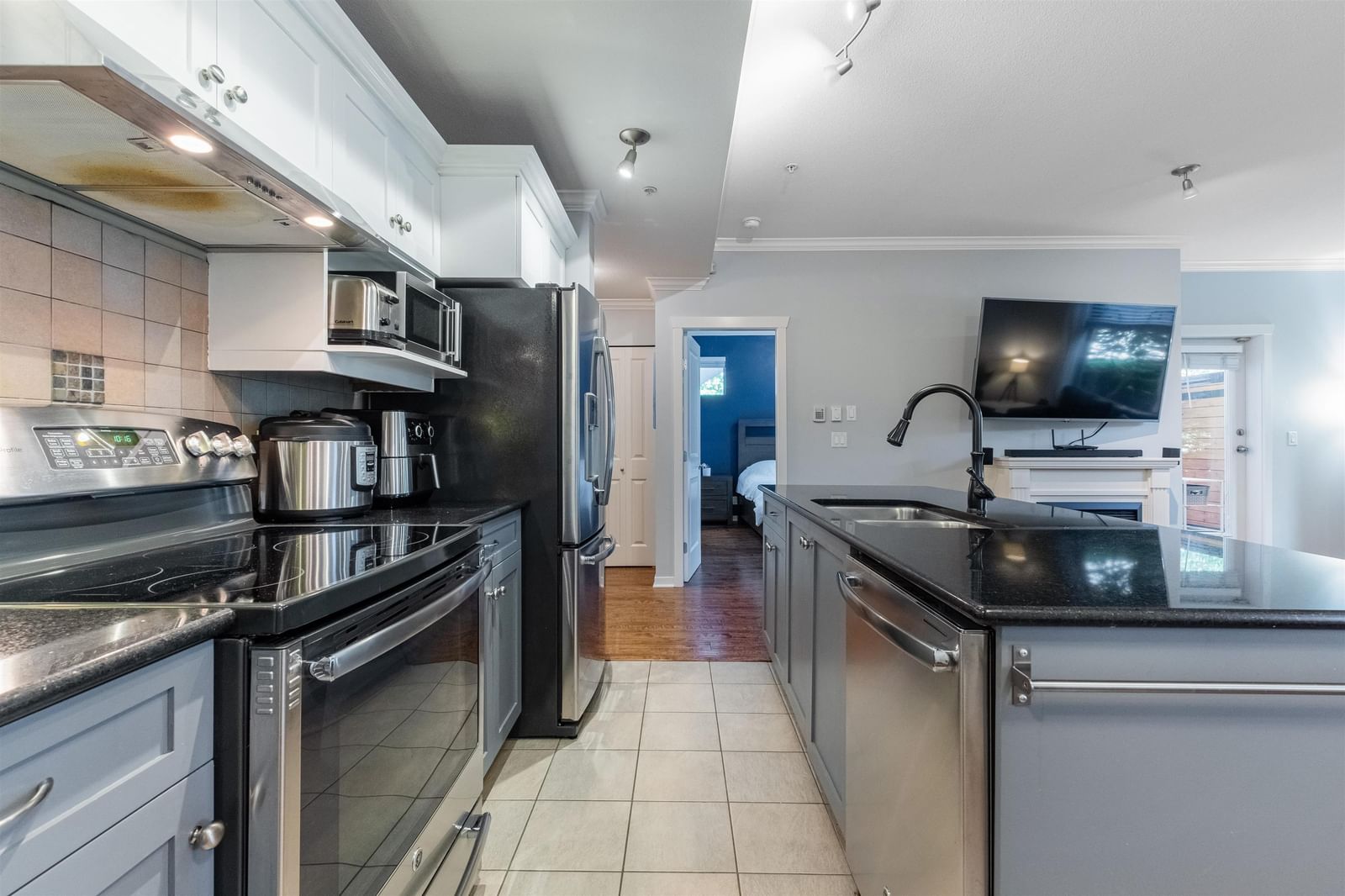 Listing Image 10