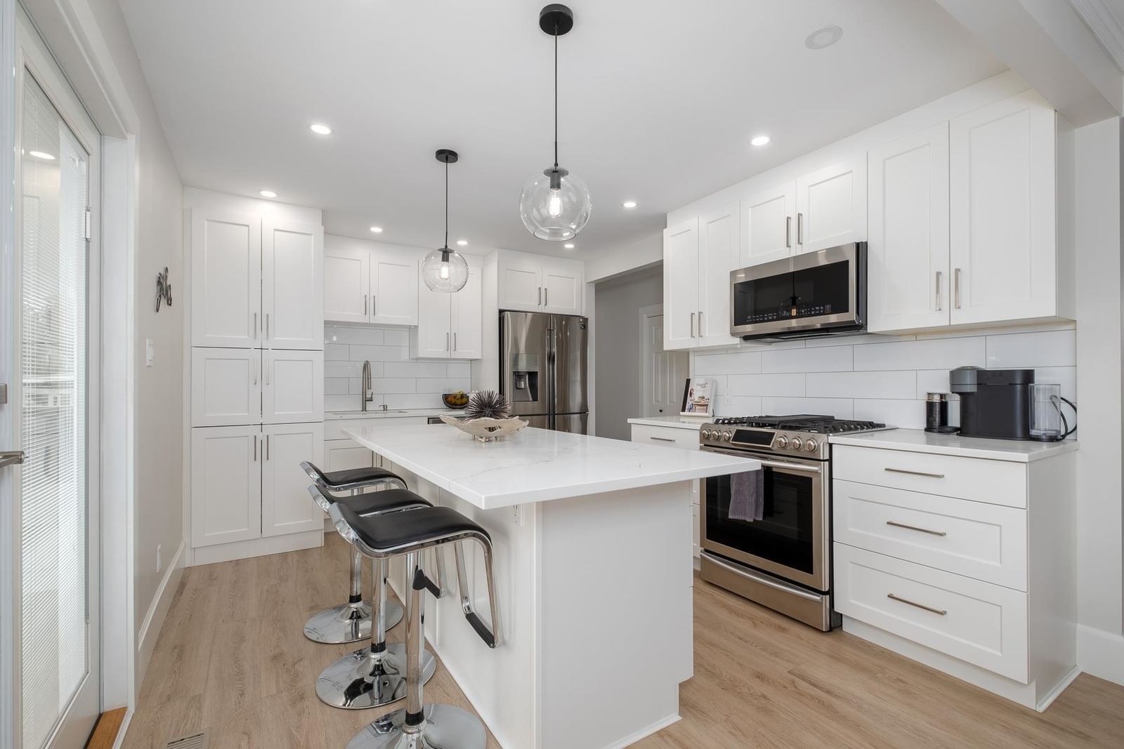 Listing Image 10