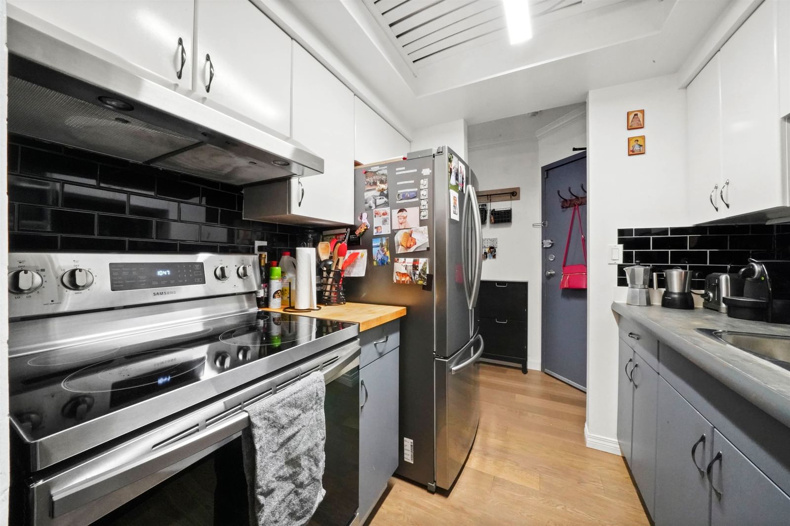 Listing Image 8