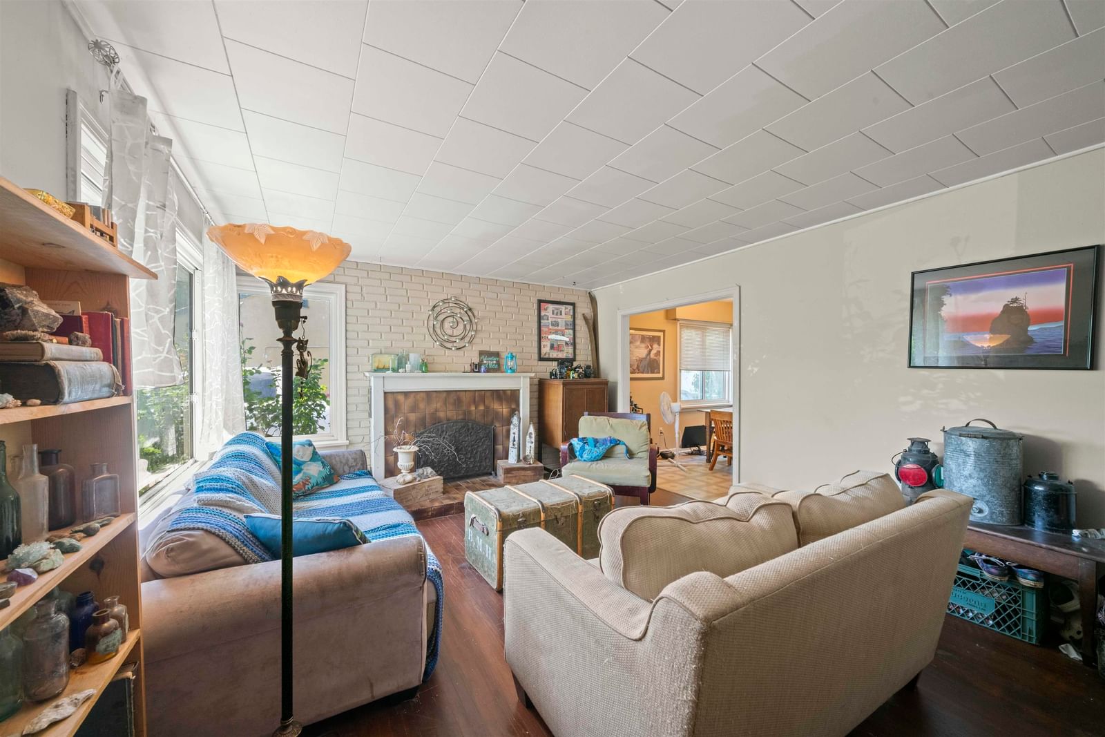 Listing Image 6