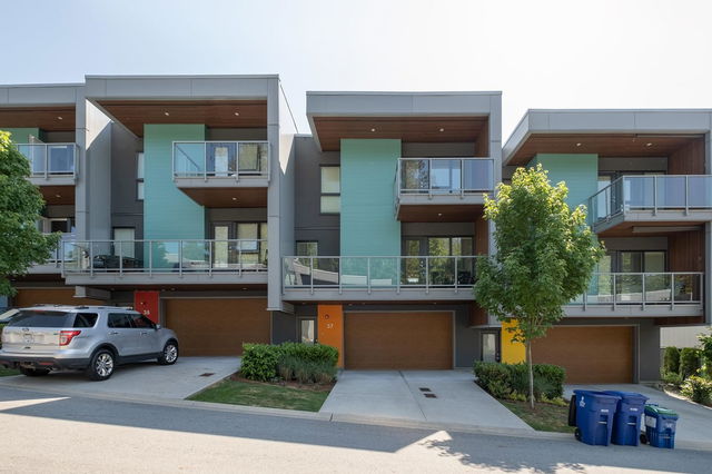 37 - 3596 Salal Drive