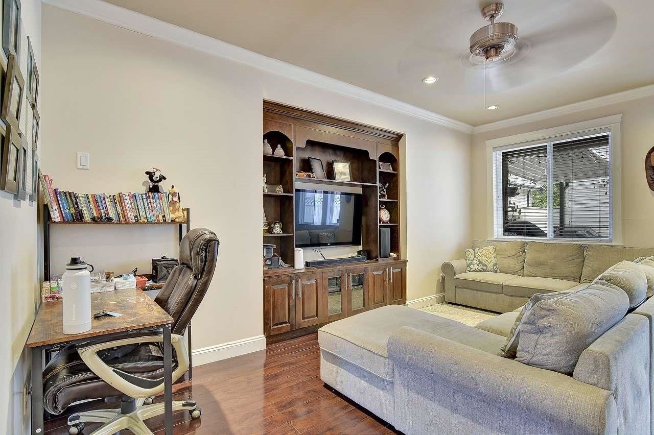 Listing Image 8