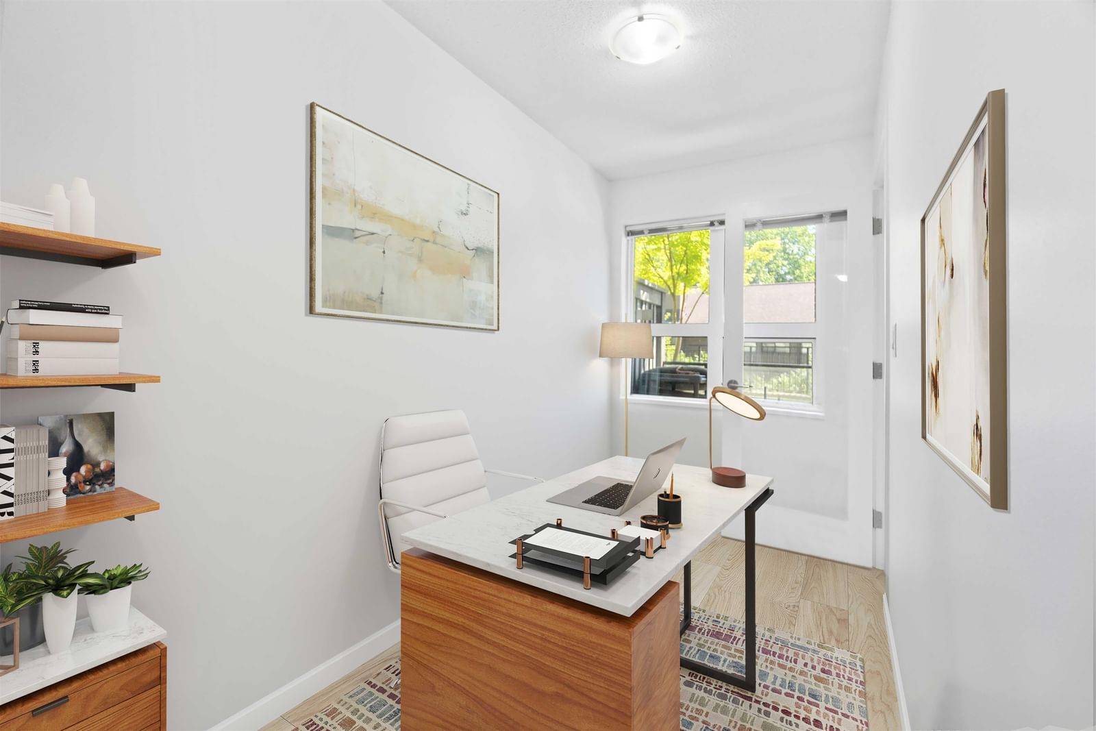 Listing Image 4