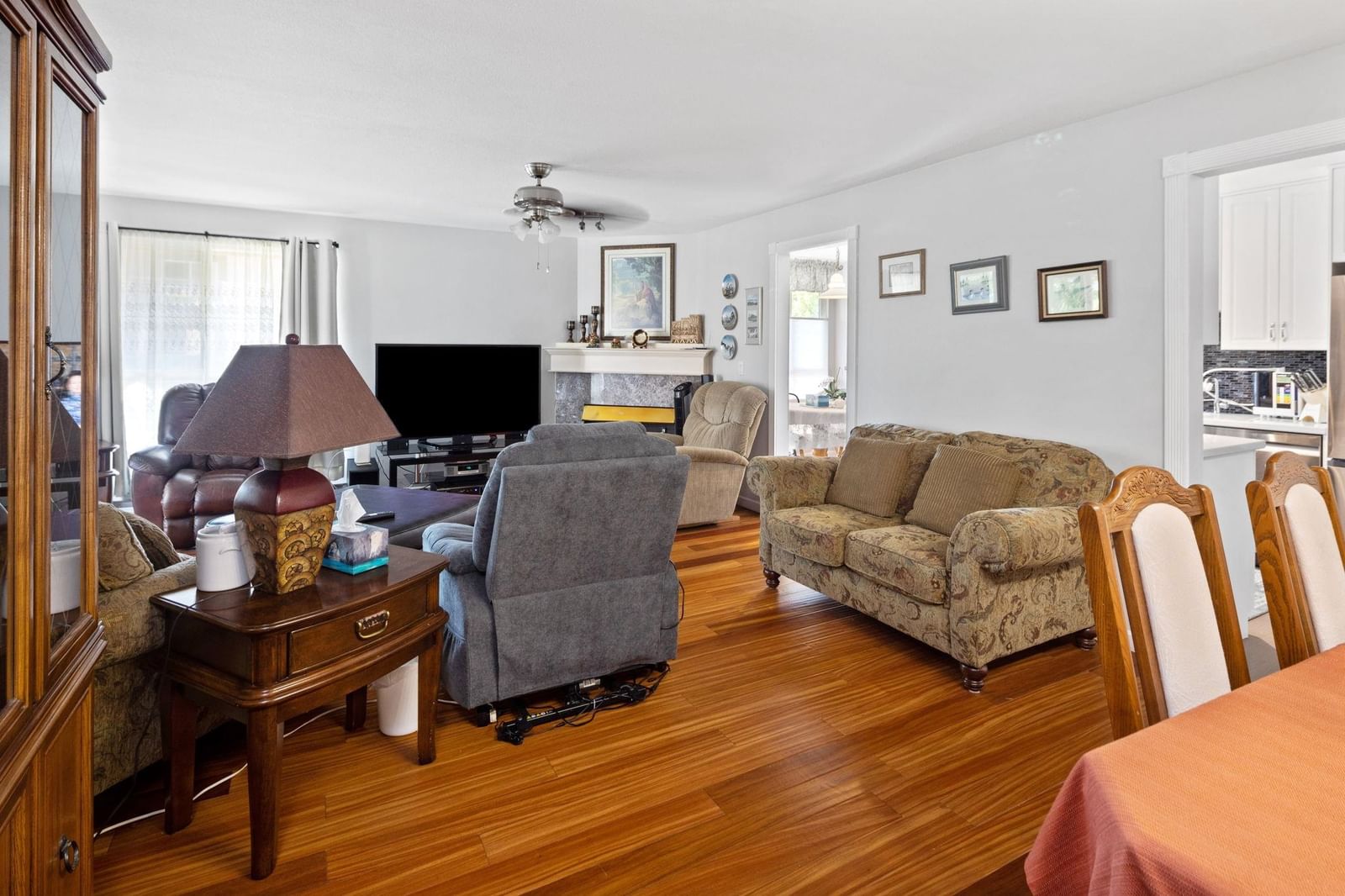 Listing Image 14