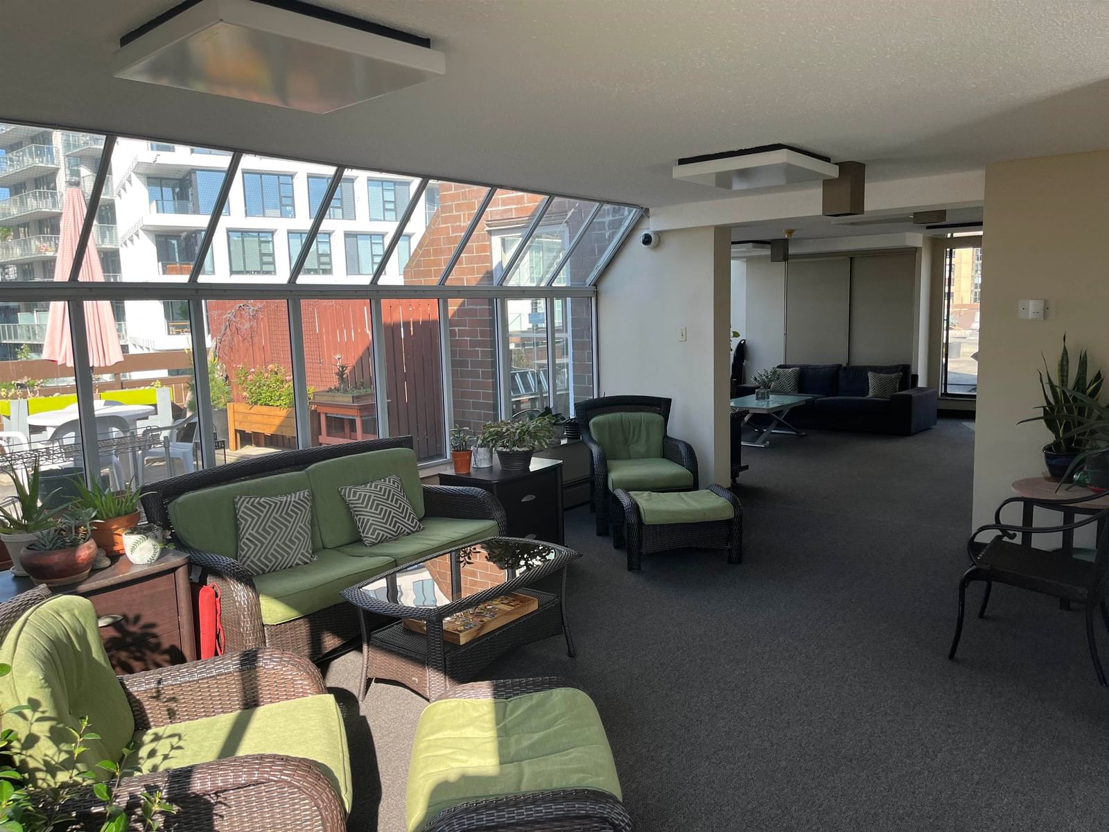 Listing Image 10