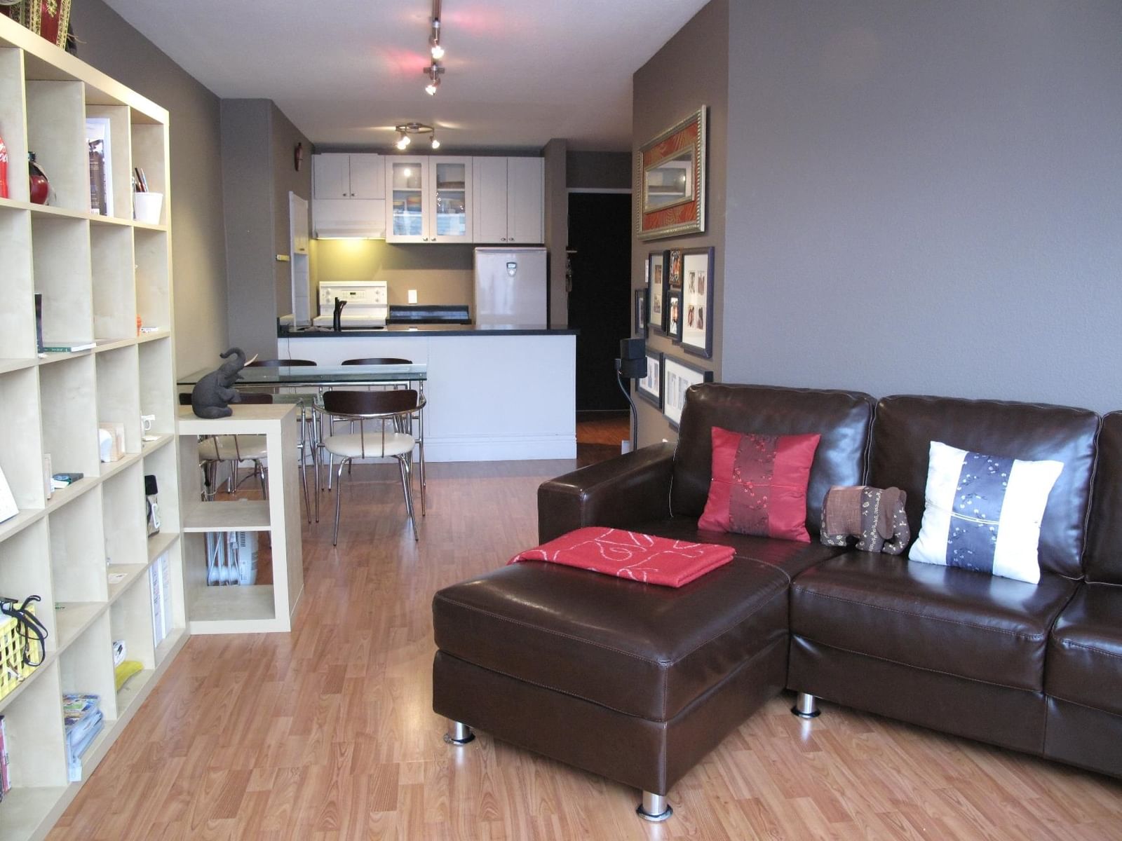 Listing Image 5