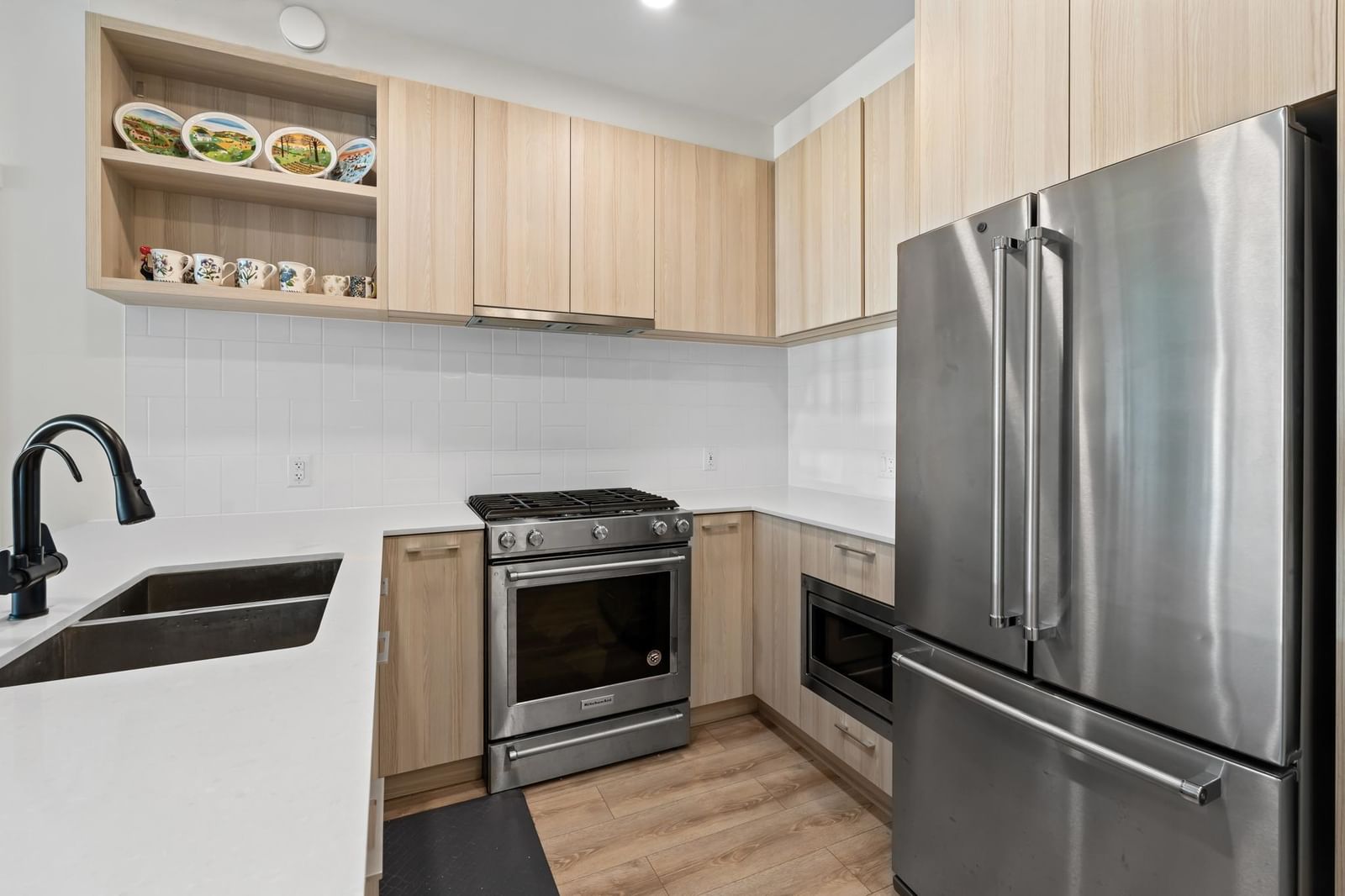 Listing Image 9