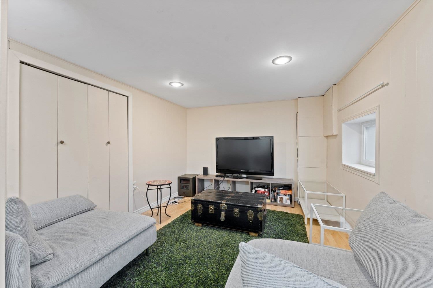 Listing Image 18