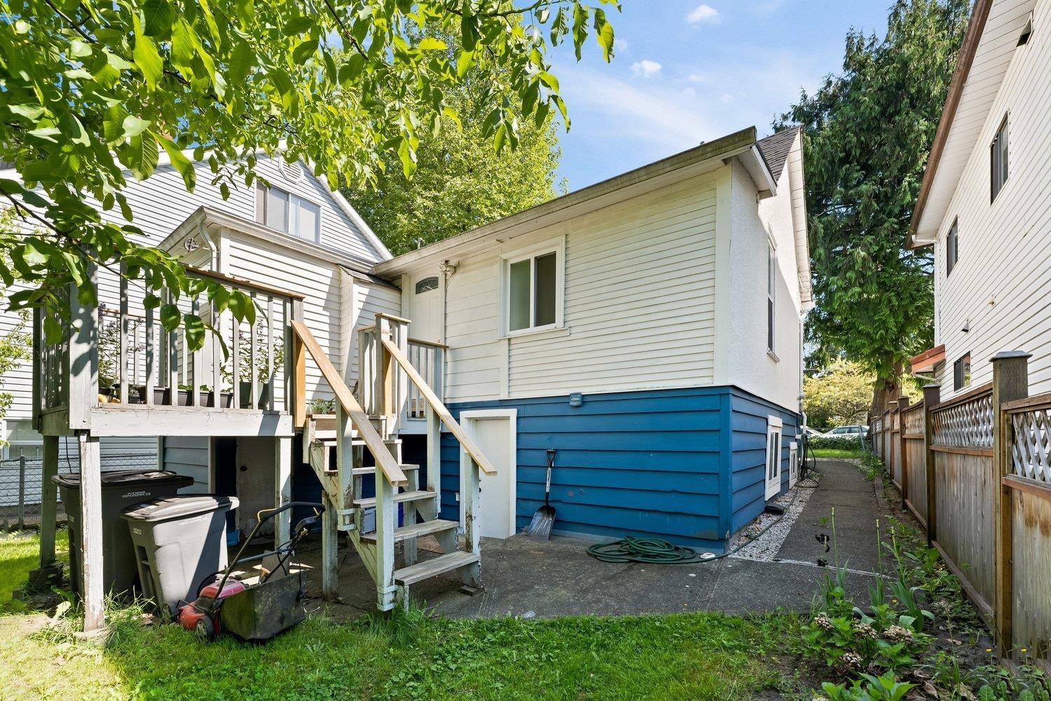 Listing Image 4