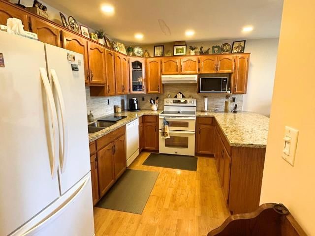 Listing Image 4
