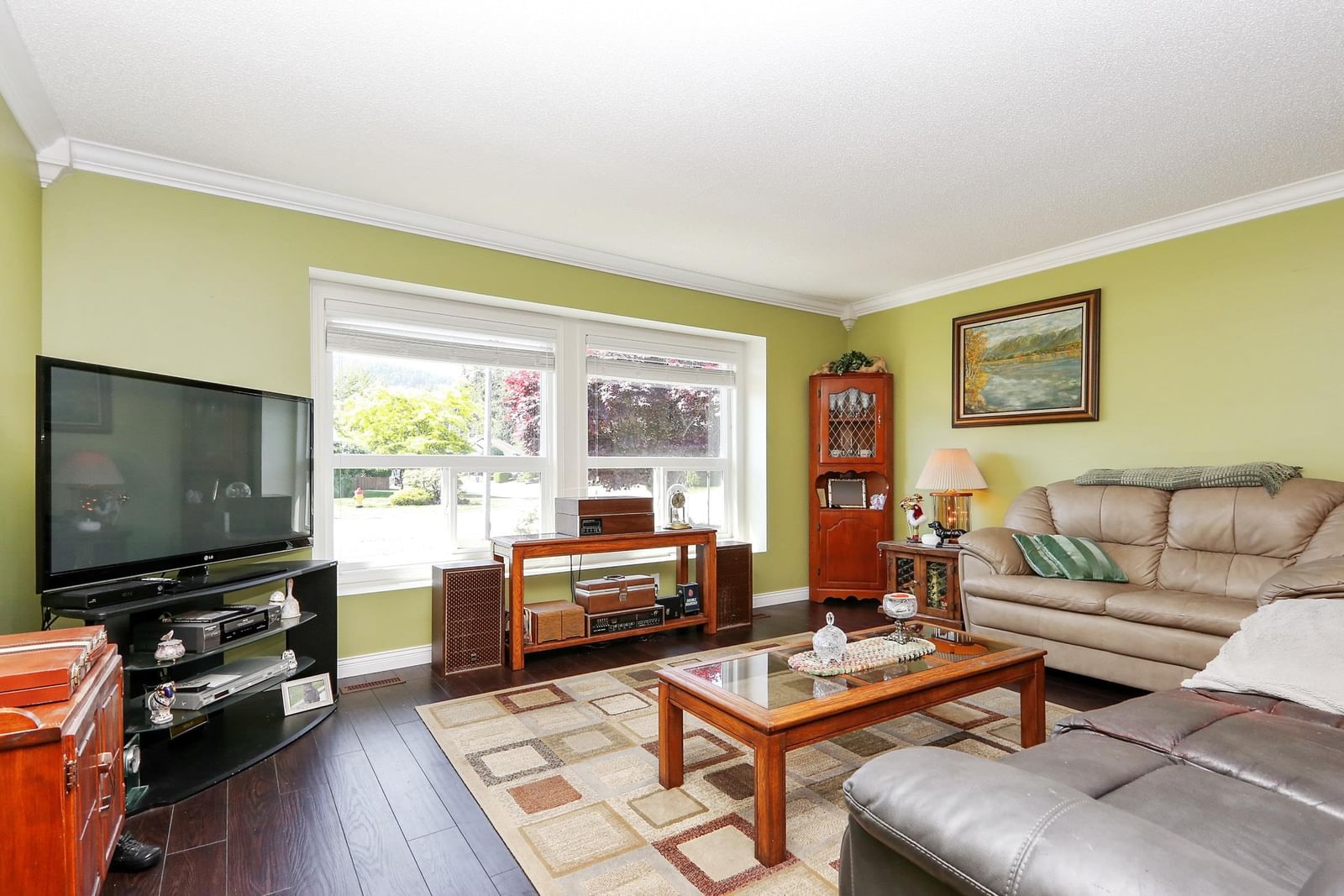 Listing Image 3