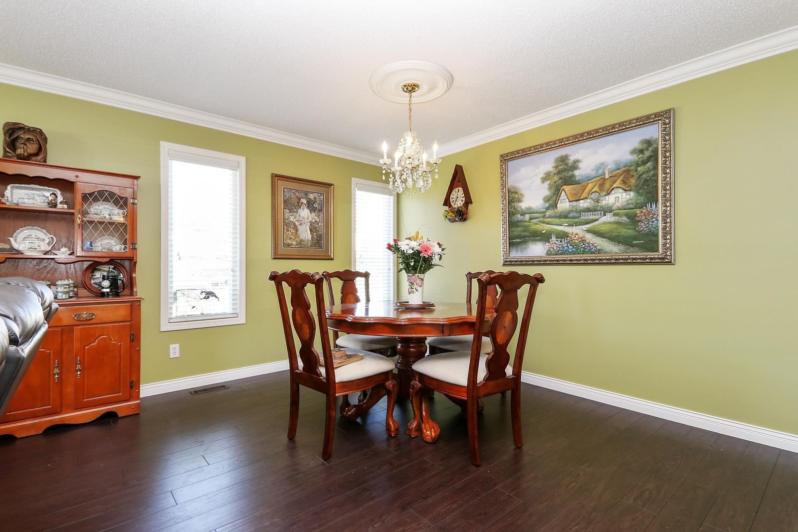 Listing Image 5