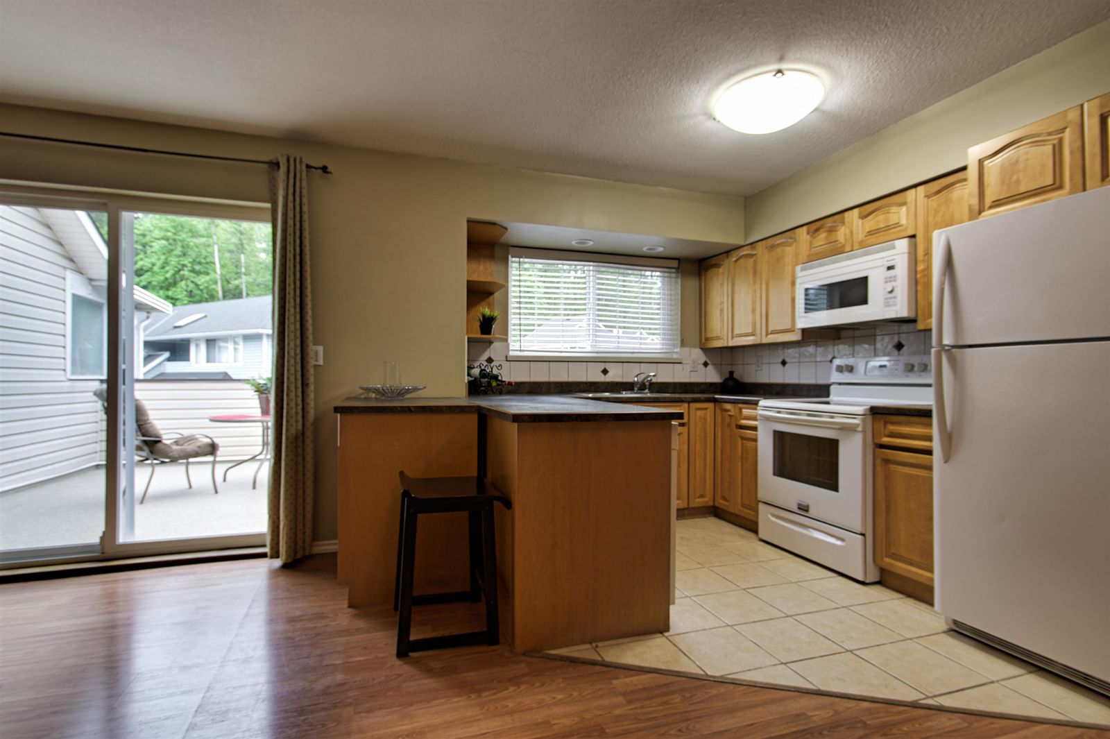 Listing Image 12