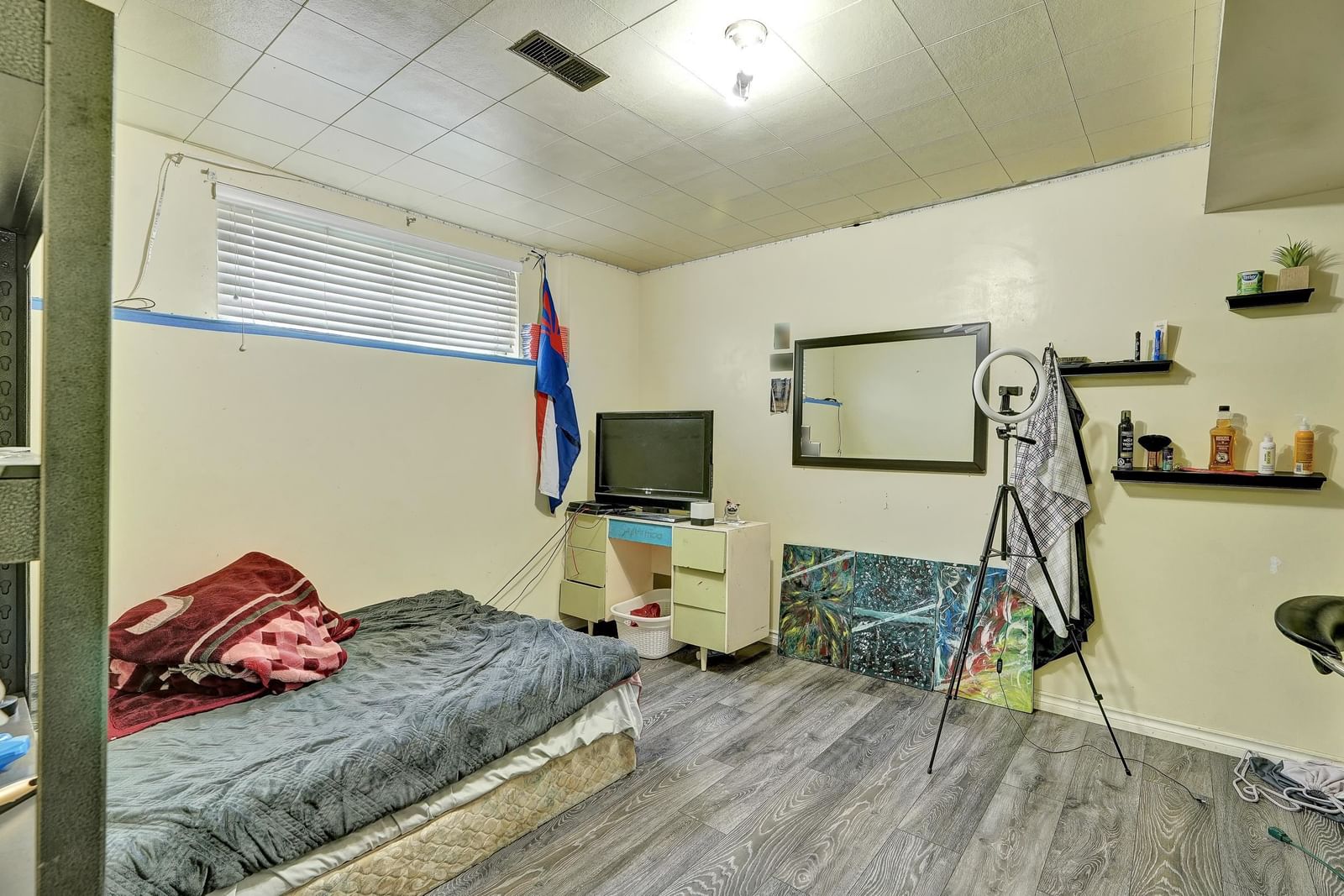Listing Image 13