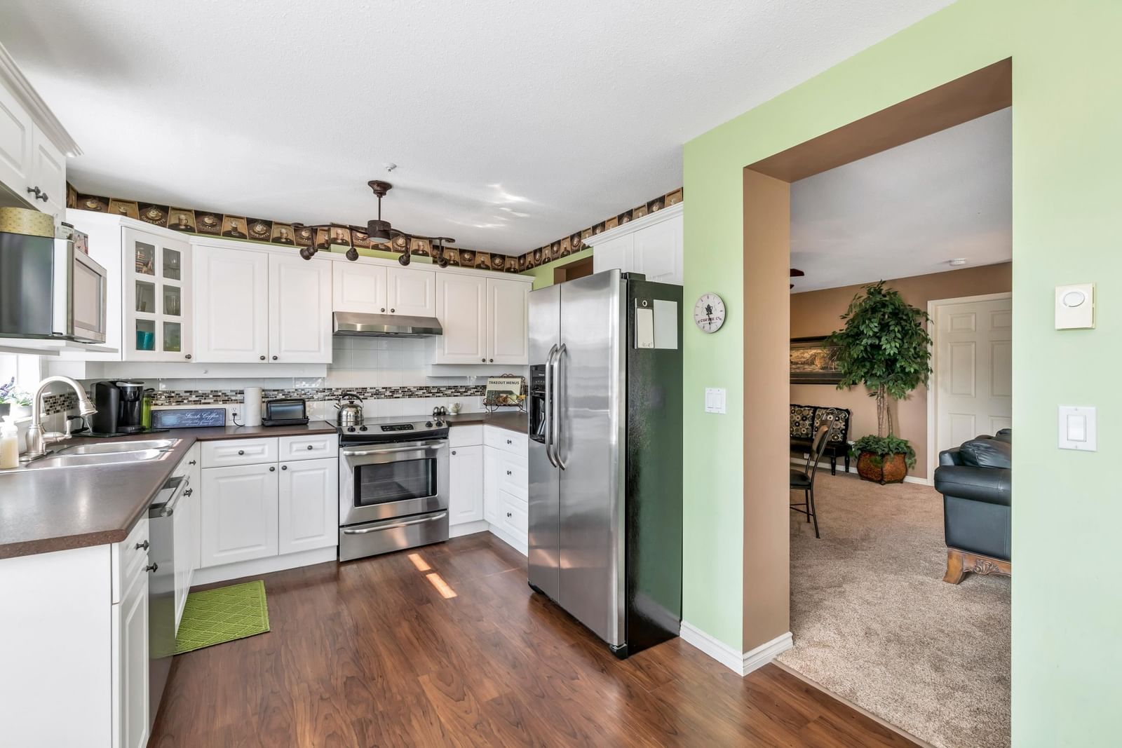Listing Image 11
