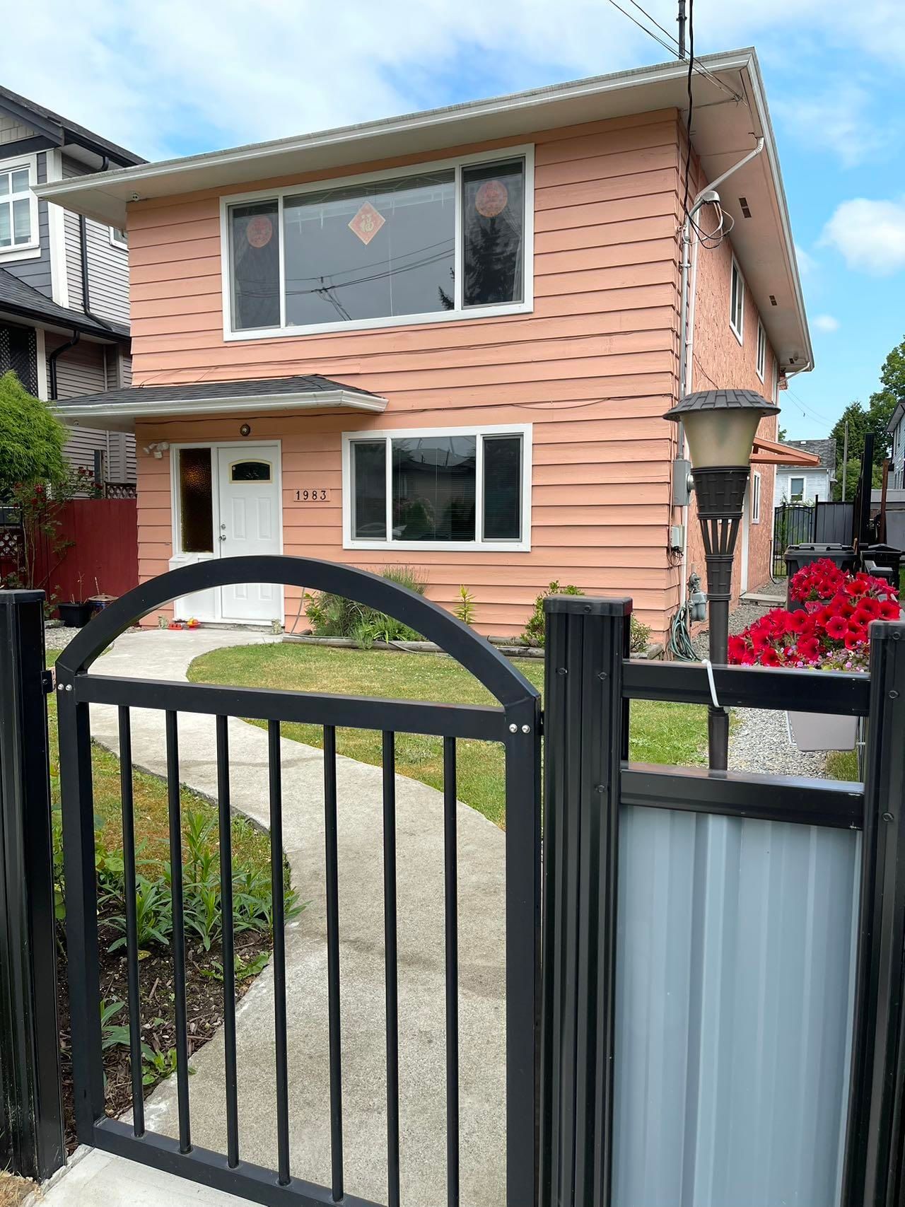 Listing Image 4