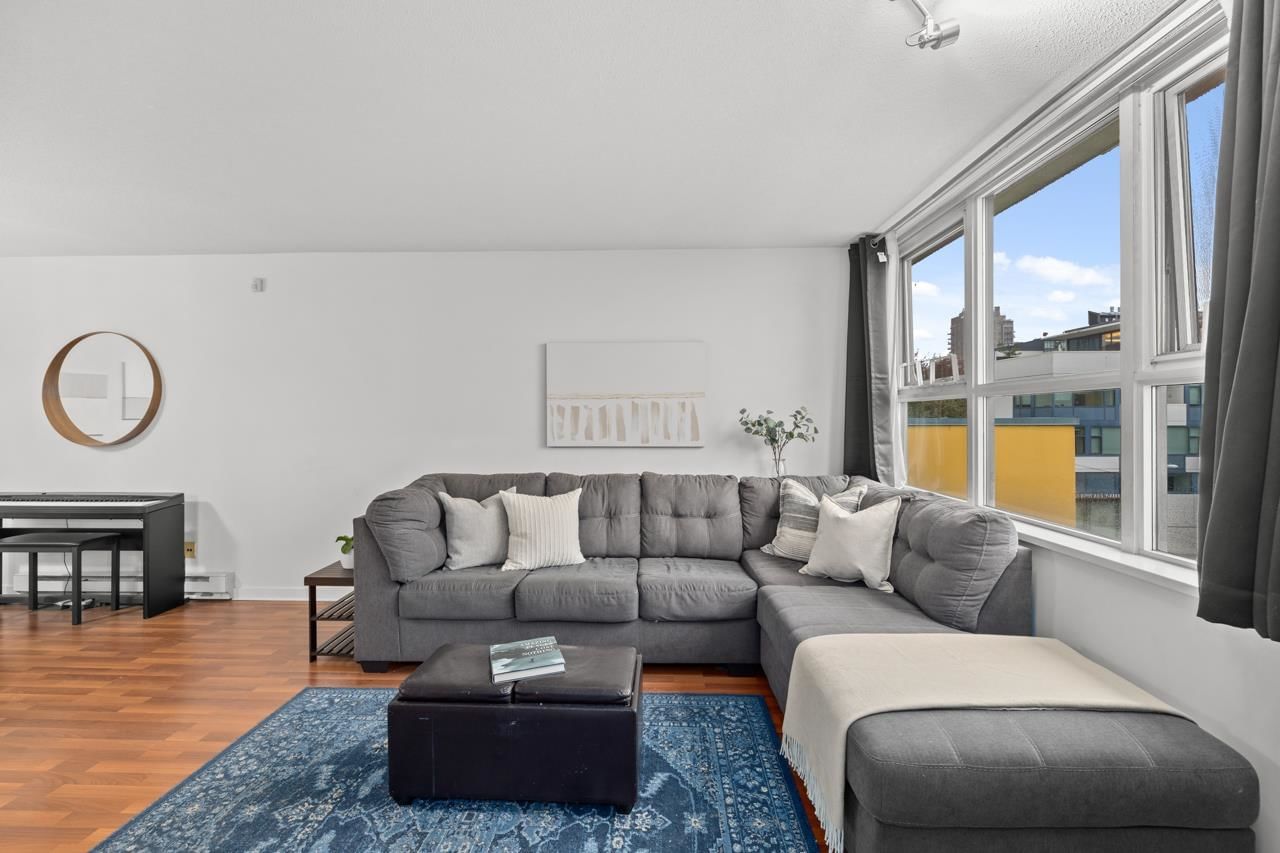 Listing Image 9