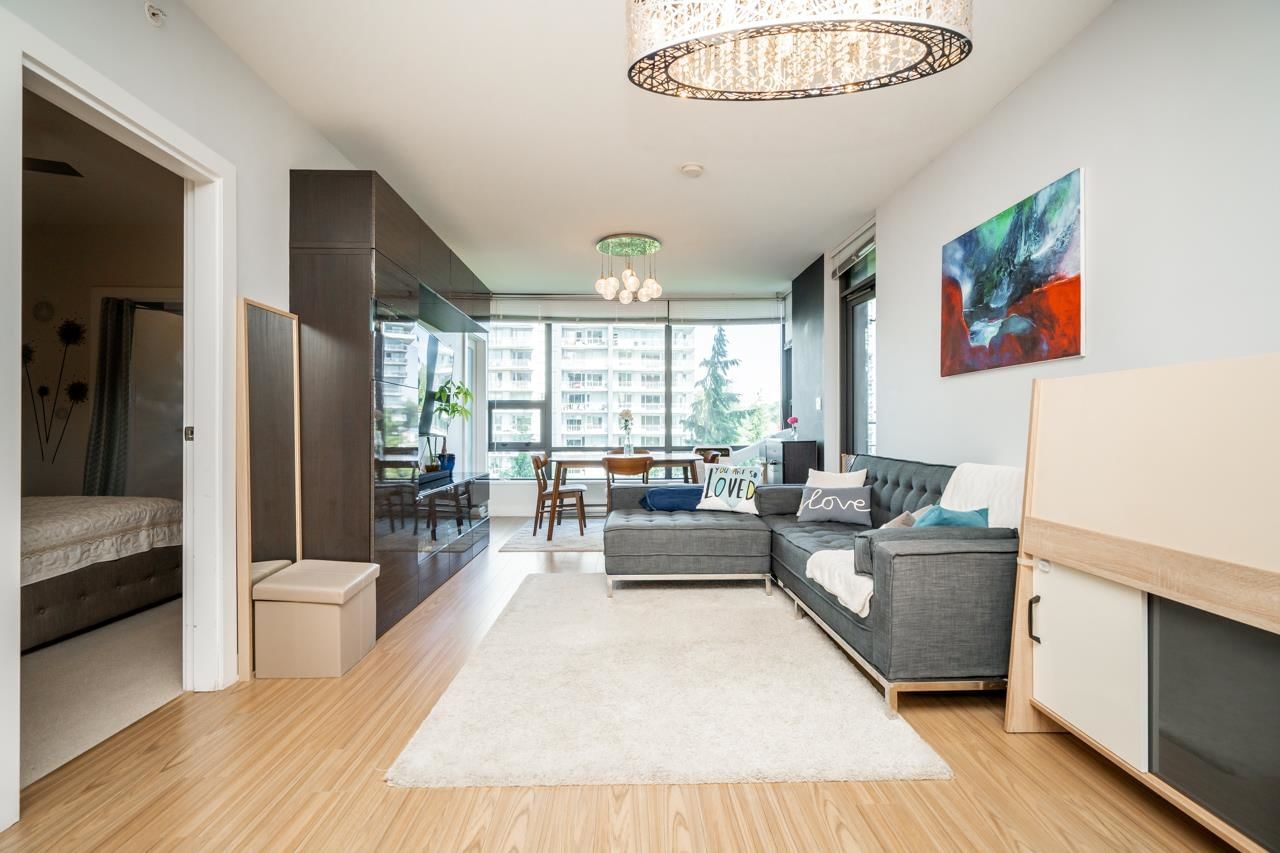 Listing Image 9