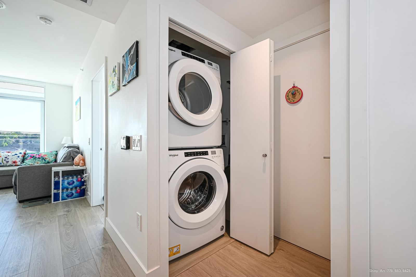 Listing Image 11