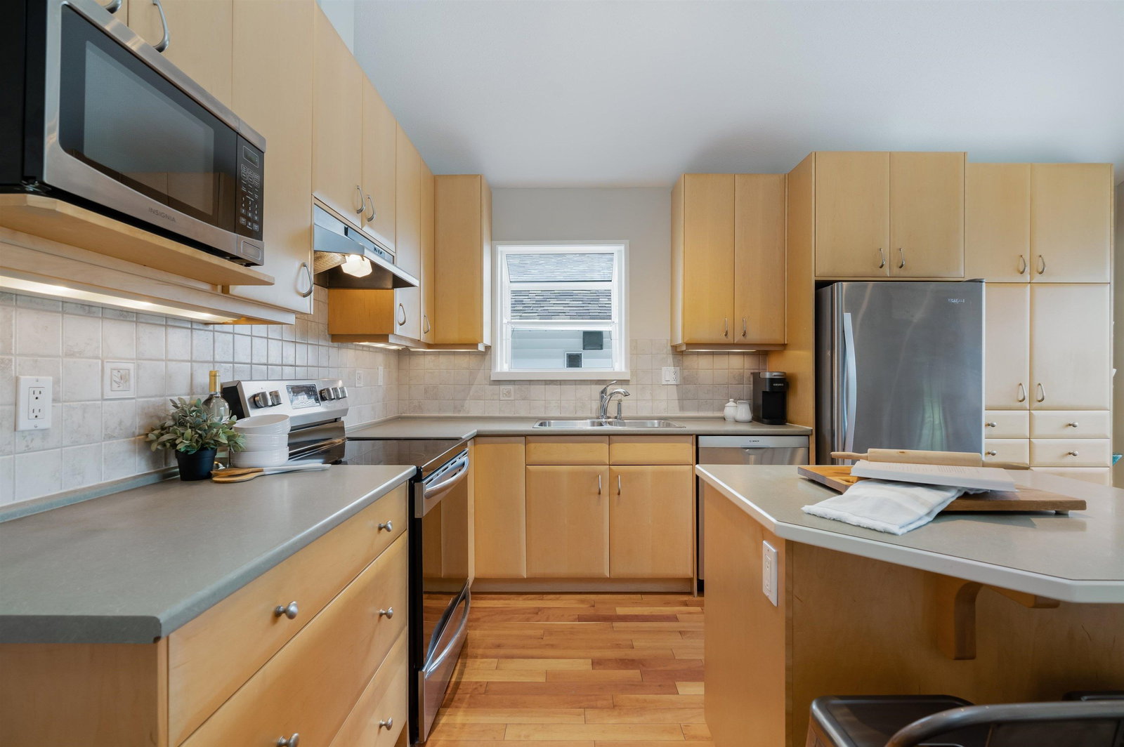 Listing Image 14