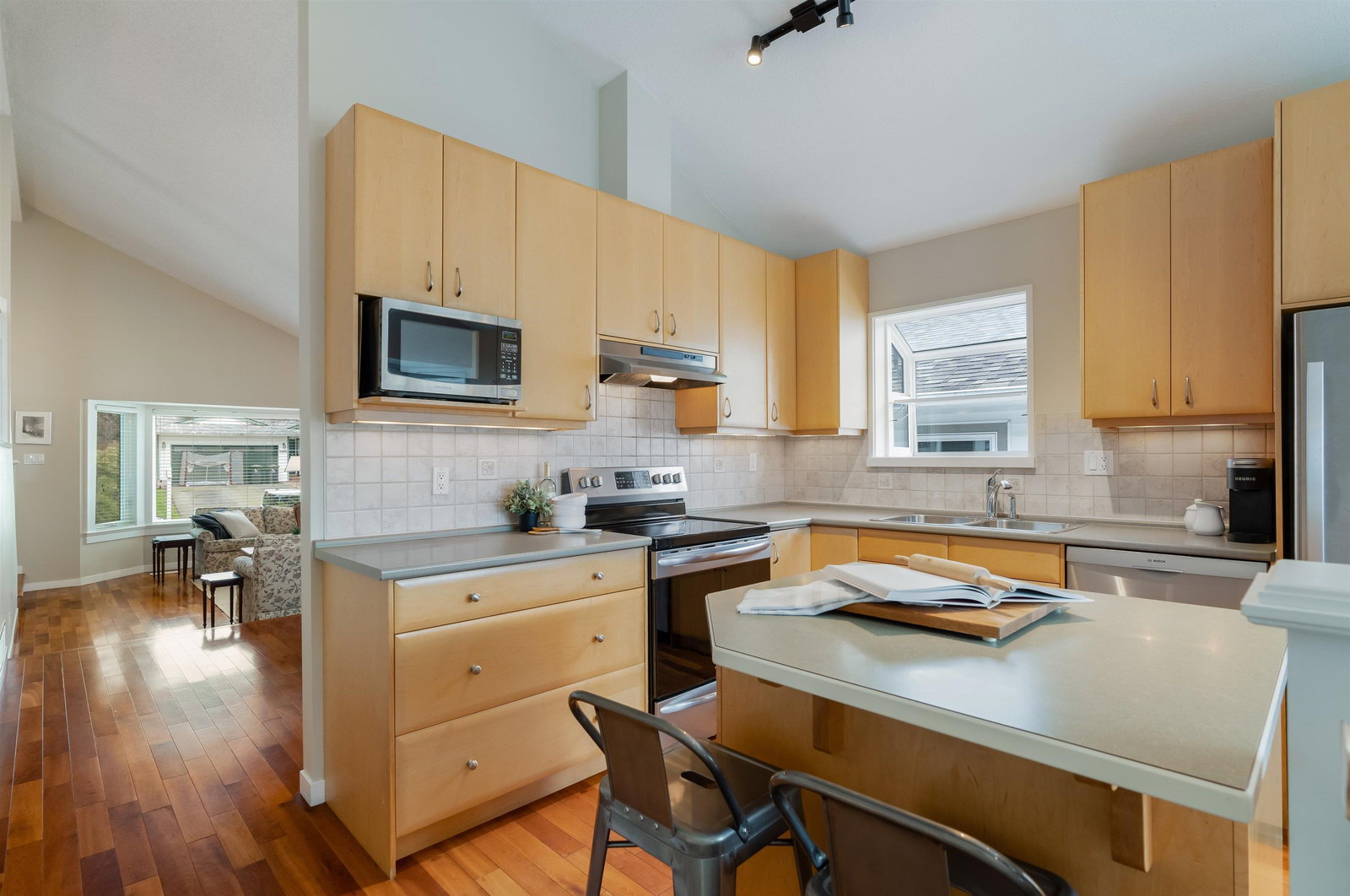 Listing Image 15