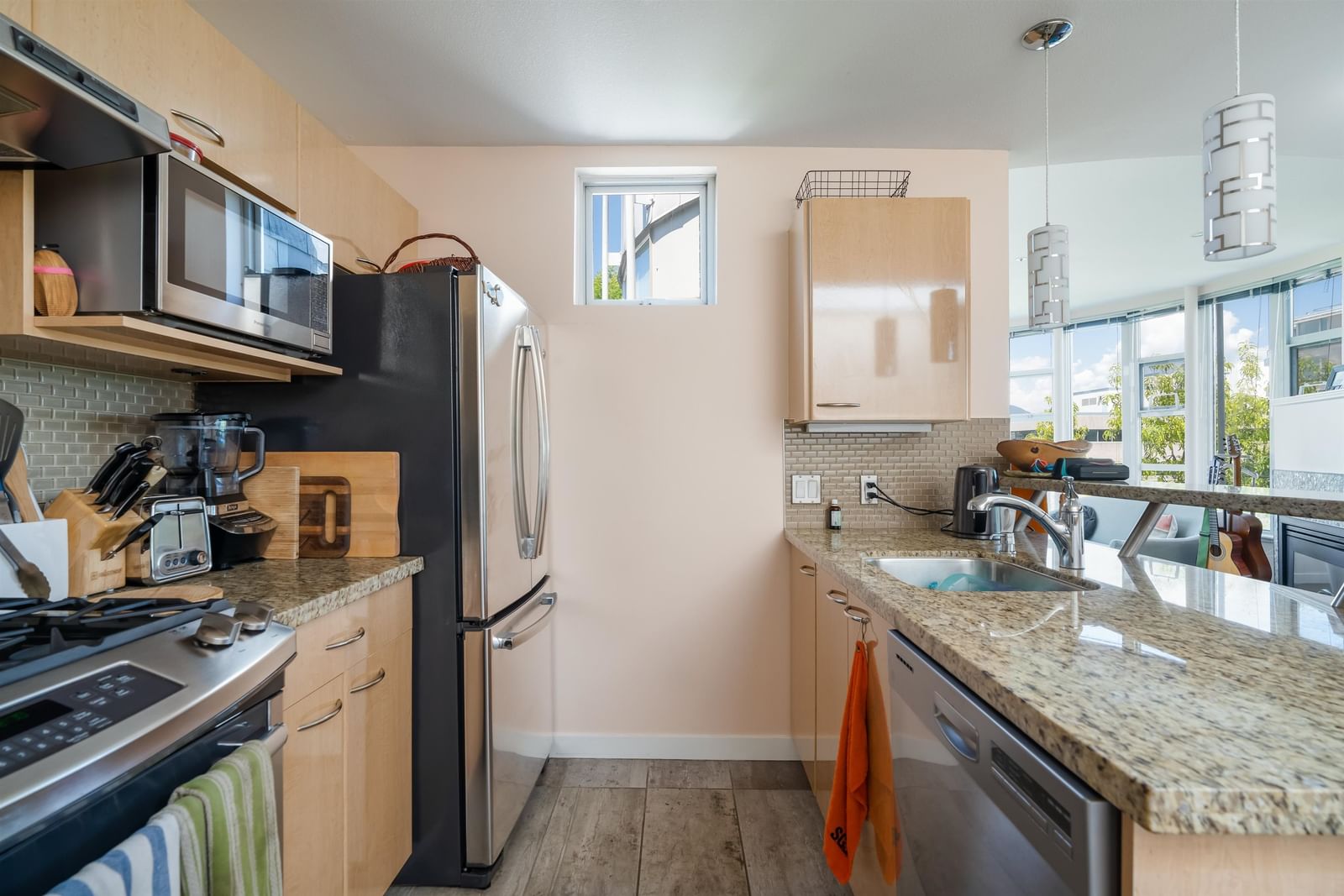 Listing Image 15