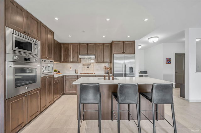 304 - 4721 Hastings Street