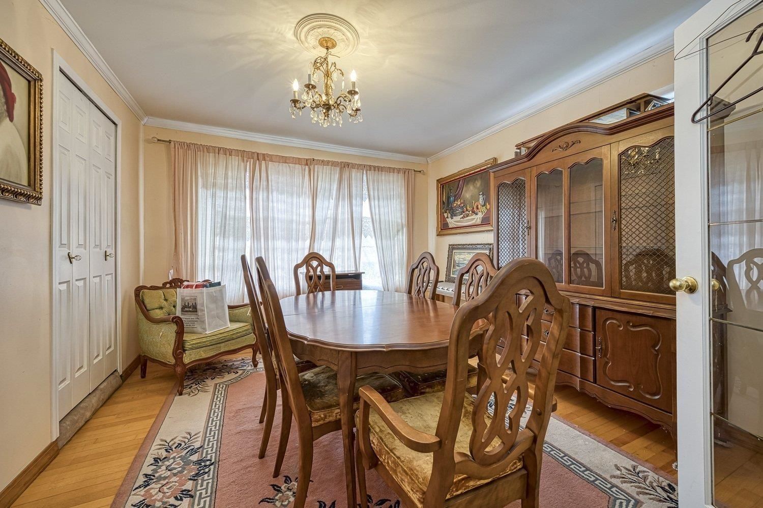 Listing Image 6