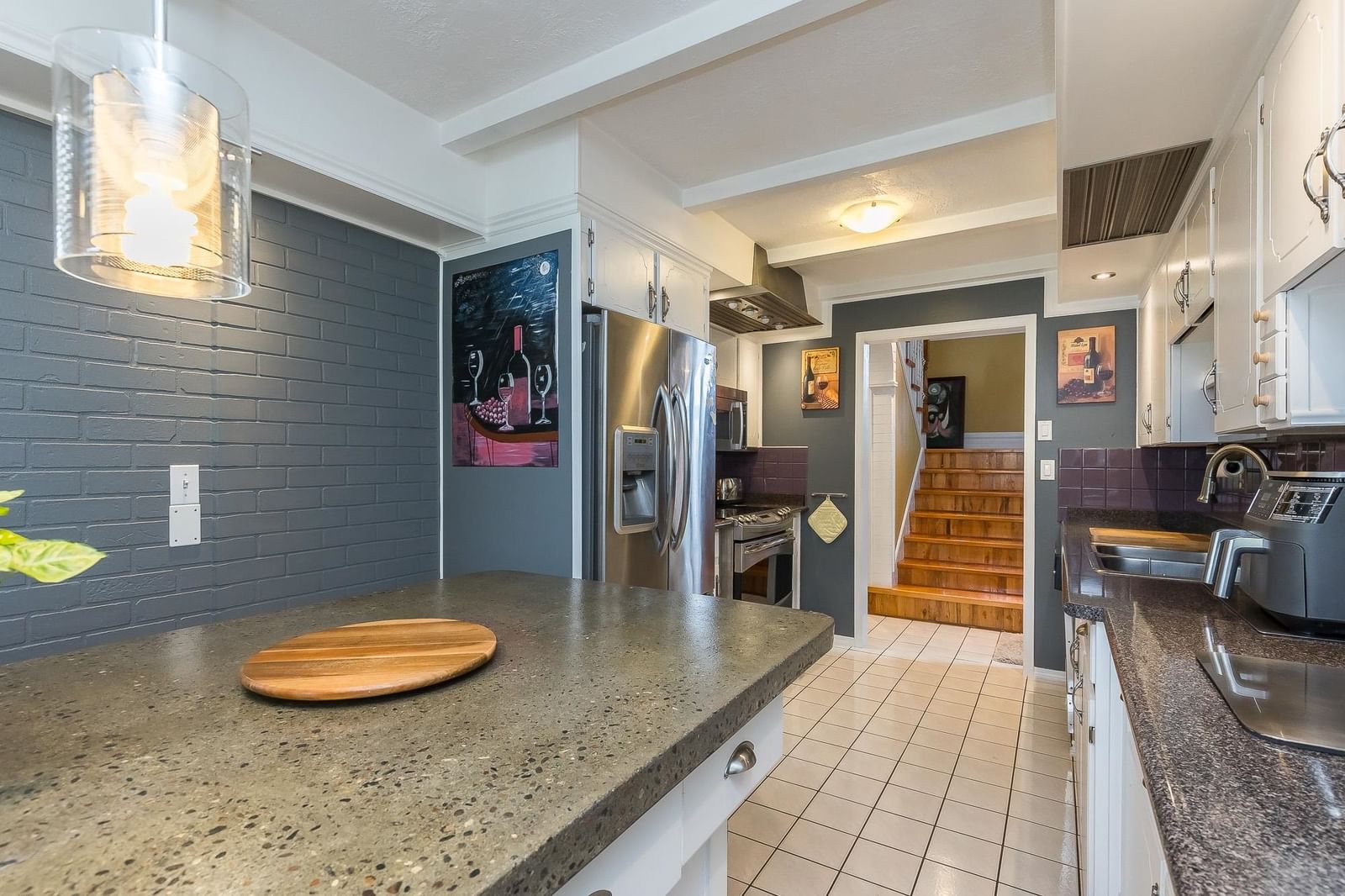 Listing Image 12