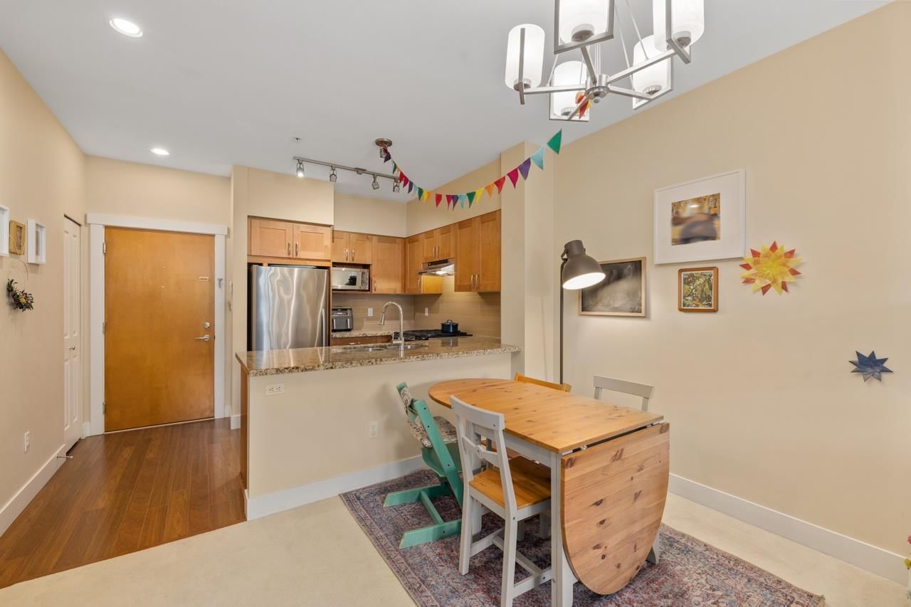 Listing Image 6