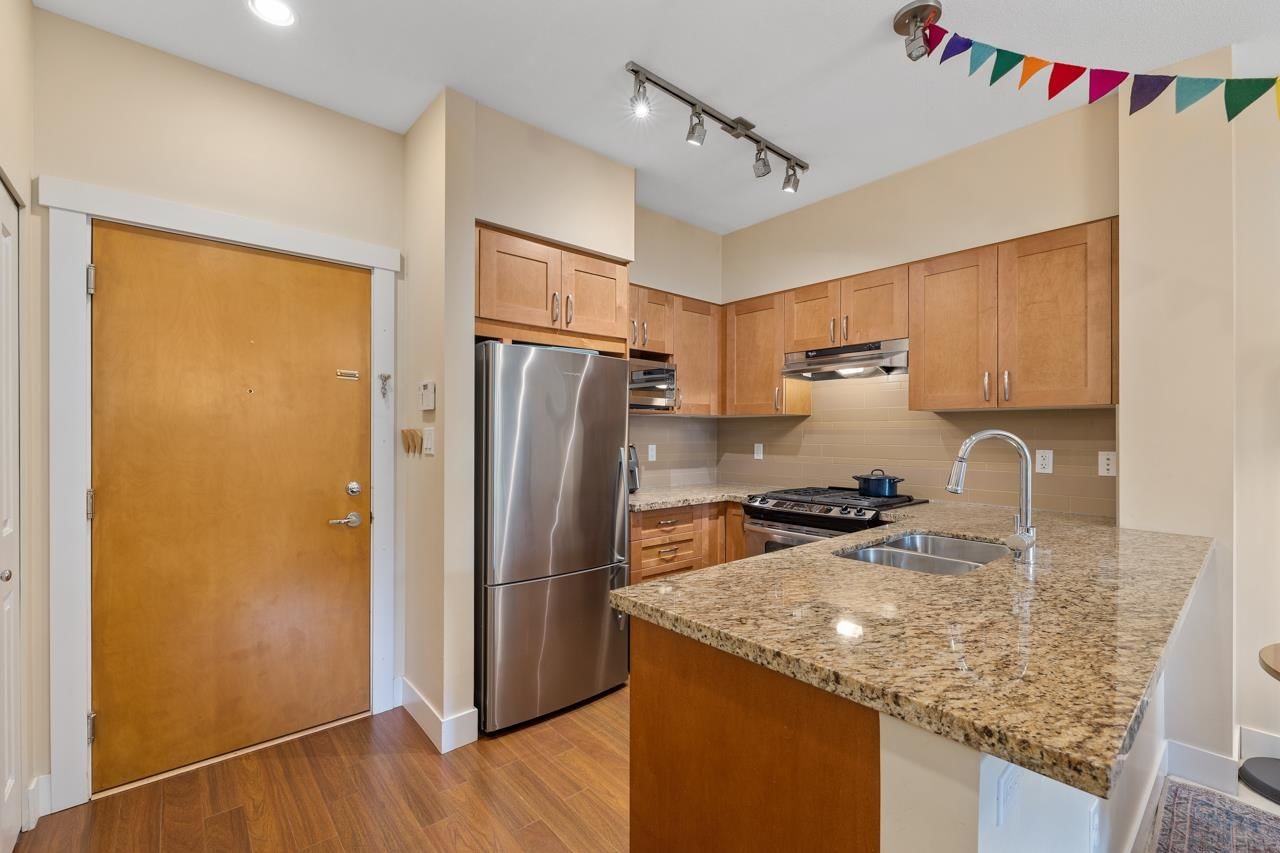 Listing Image 9