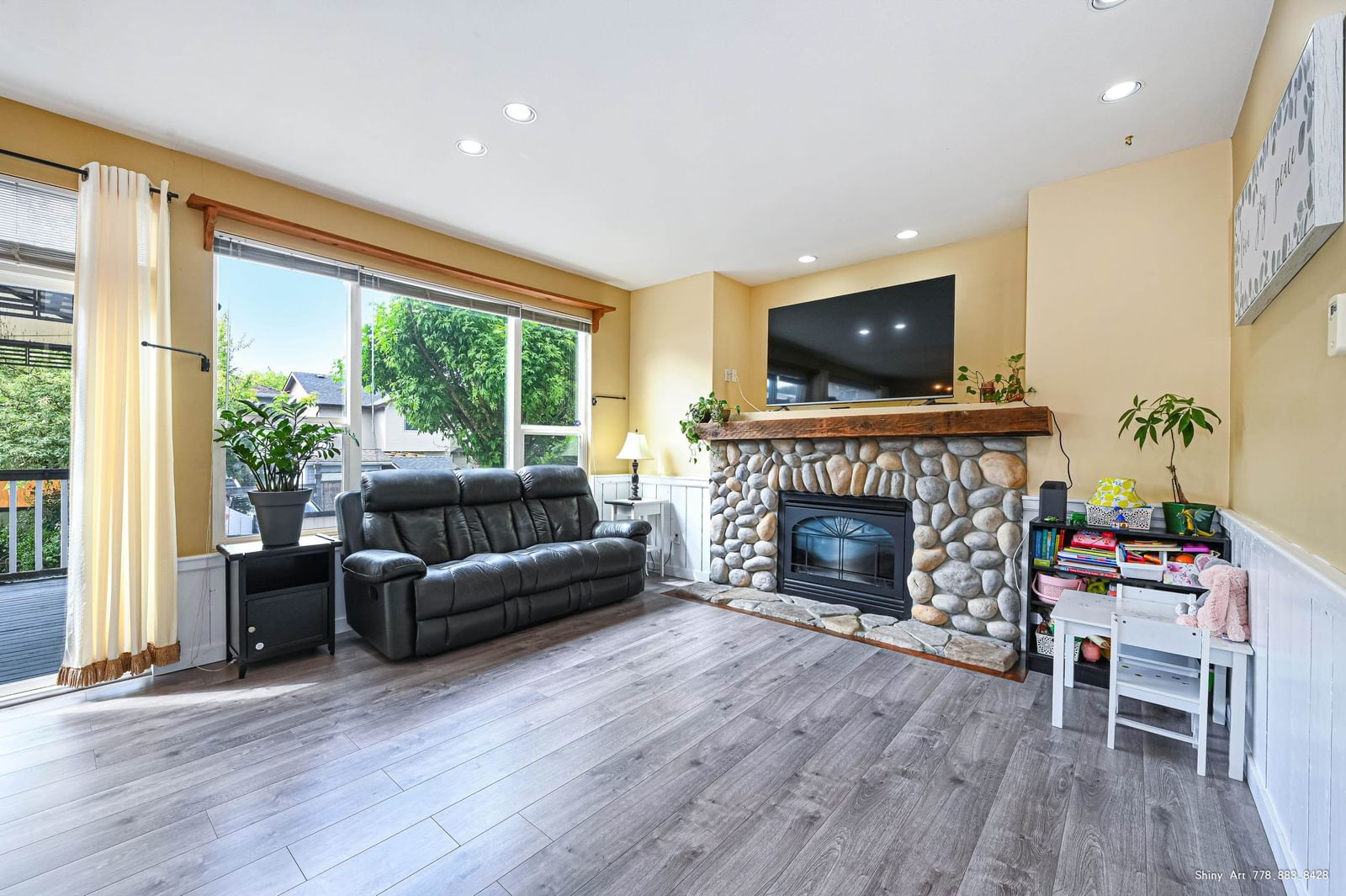 Listing Image 12