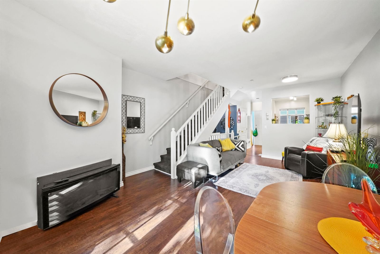 Listing Image 14