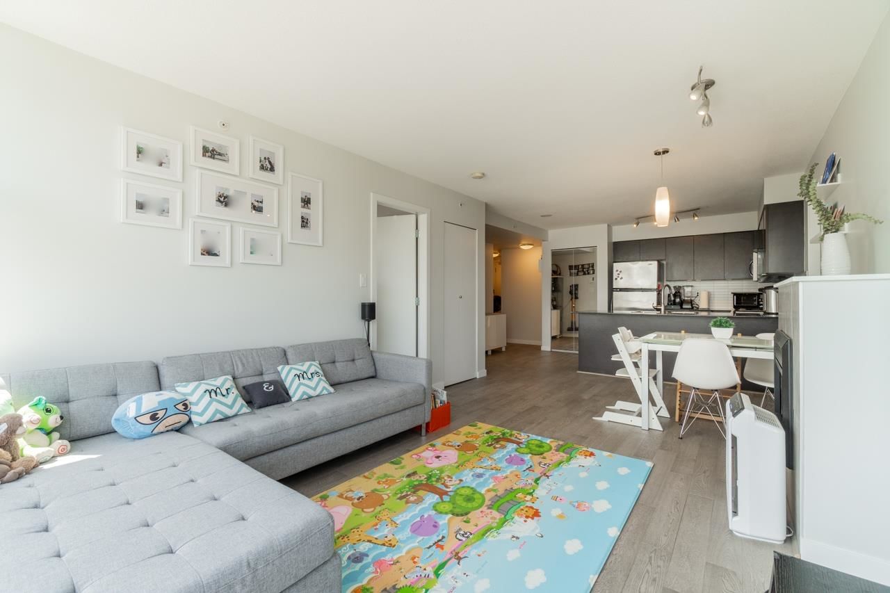 Listing Image 11
