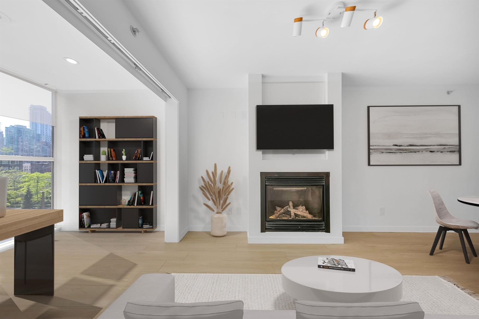 Listing Image 5