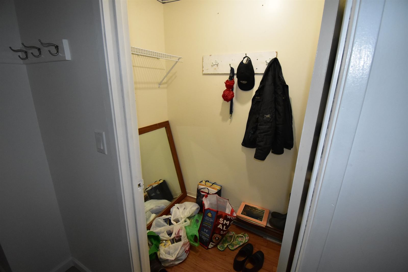 Listing Image 9