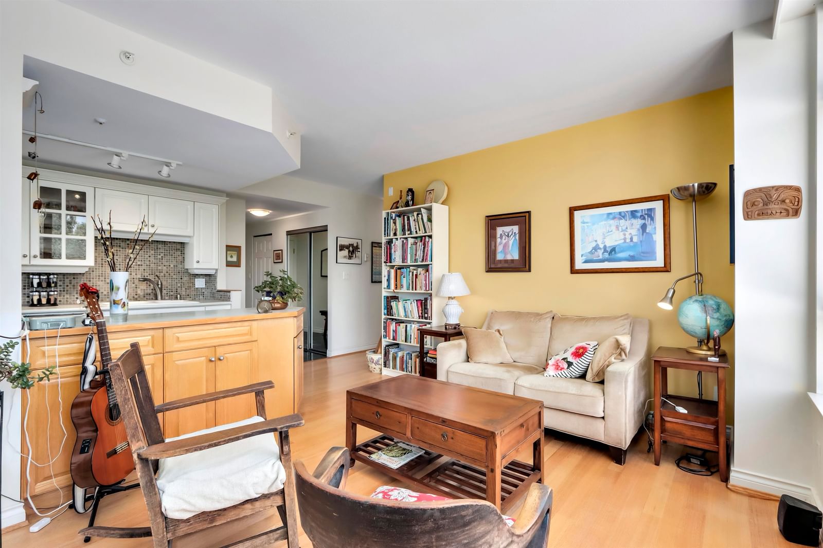 Listing Image 5