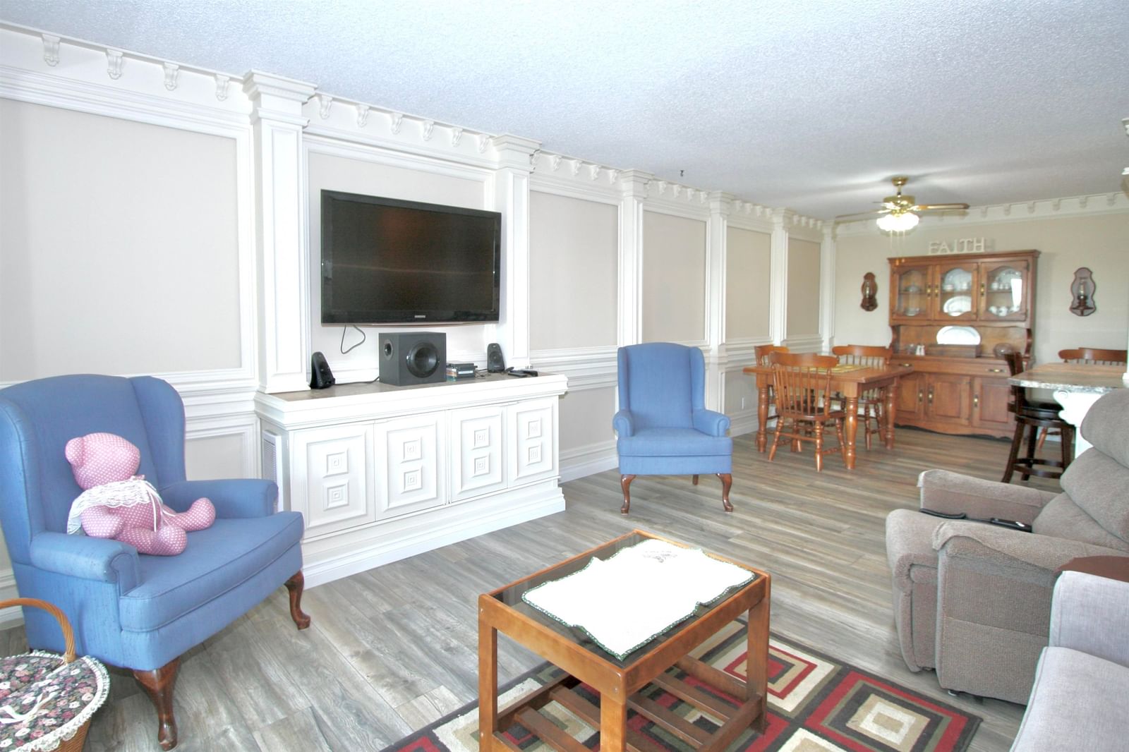 Listing Image 6