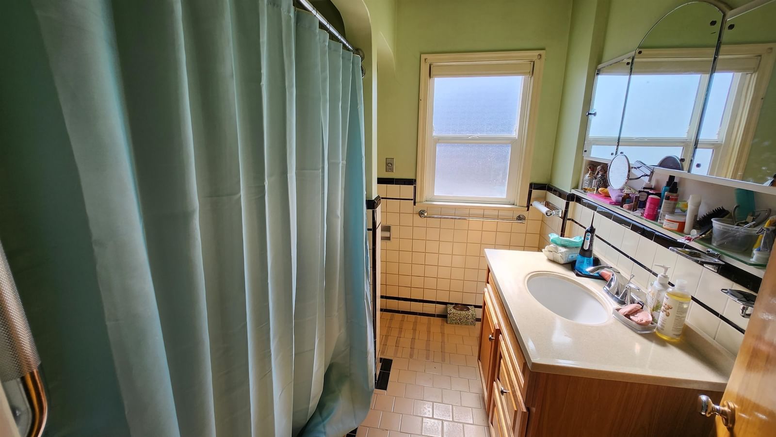 Listing Image 18
