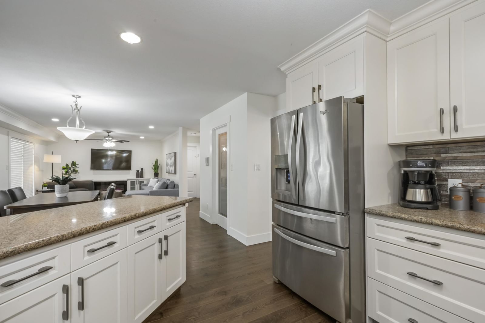 Listing Image 15
