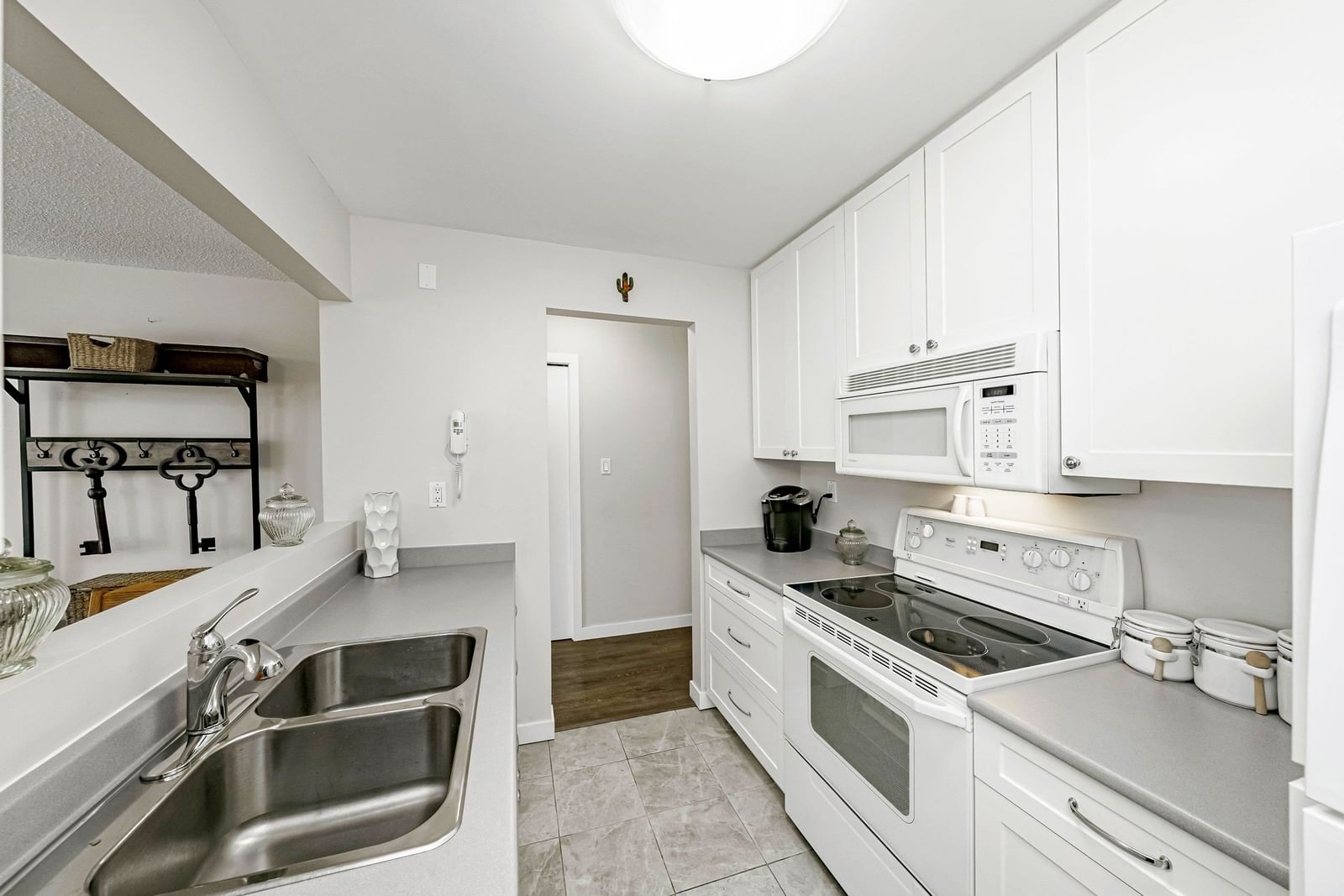 Listing Image 18