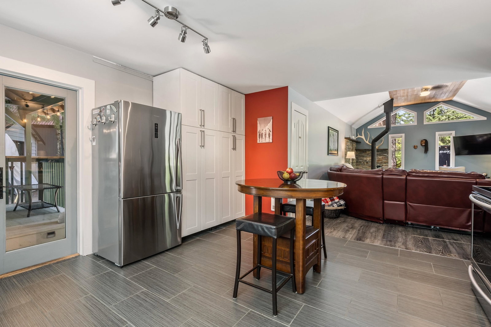 Listing Image 10