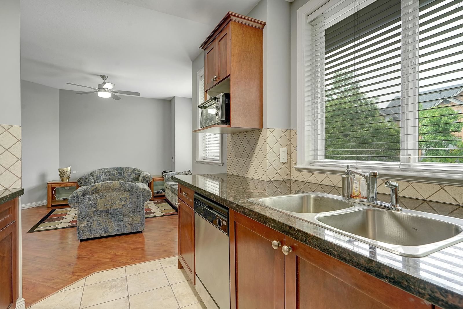 Listing Image 19