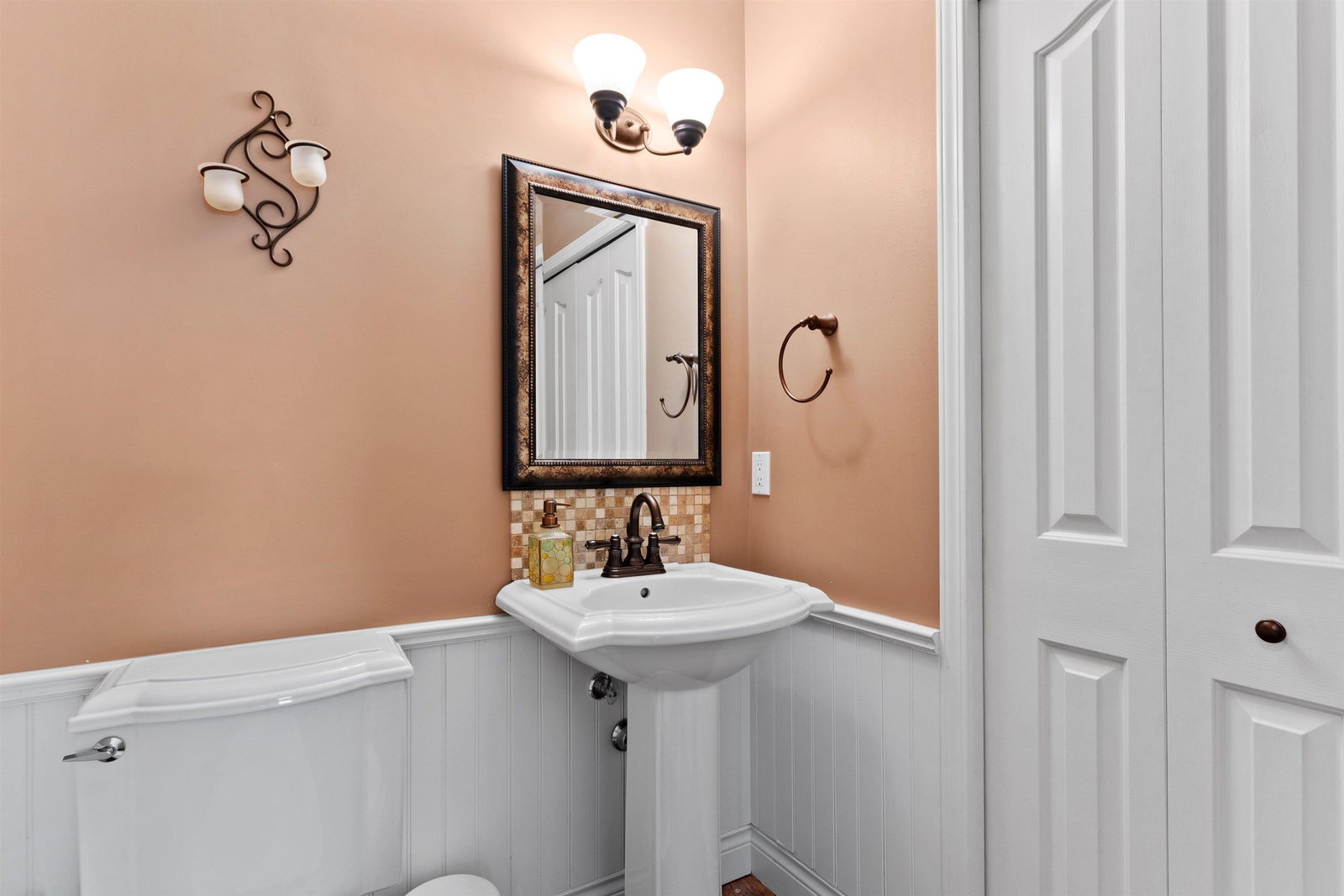 Listing Image 6