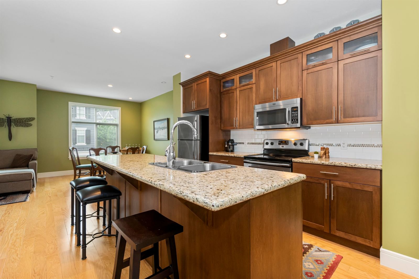 Listing Image 10